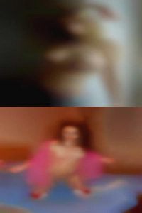 Girls mature women looking for cock in Frankfort naked.